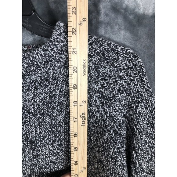 1. State Ladies Black and White Sweater Fuzzy Trim Sleeves and Waist Size Small - Picture 9 of 15